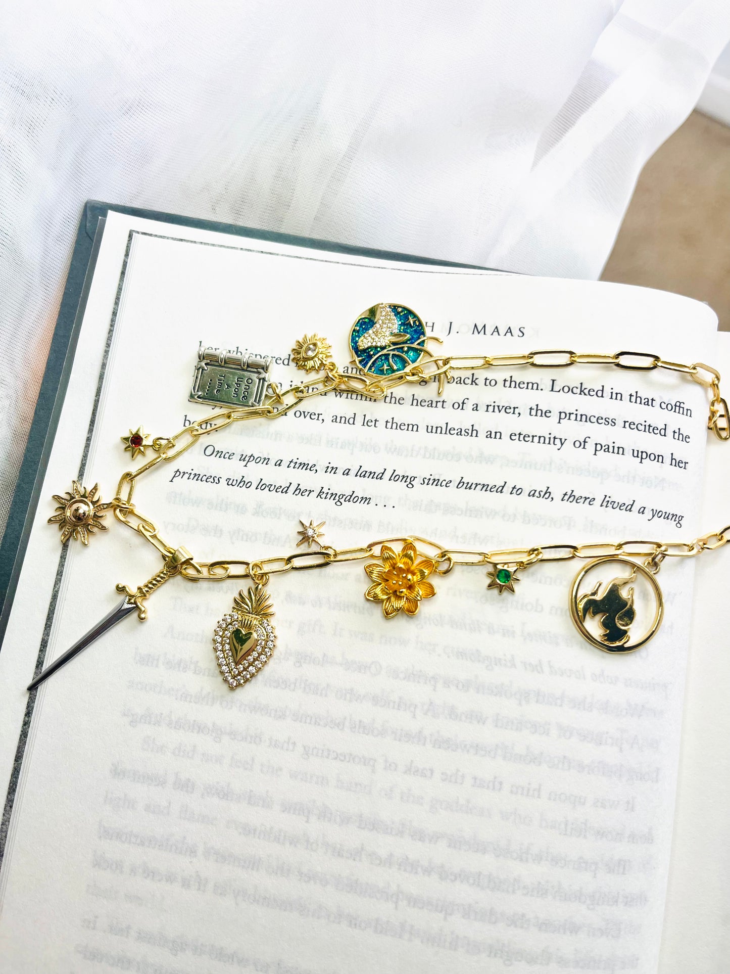 Throne of Glass Necklace