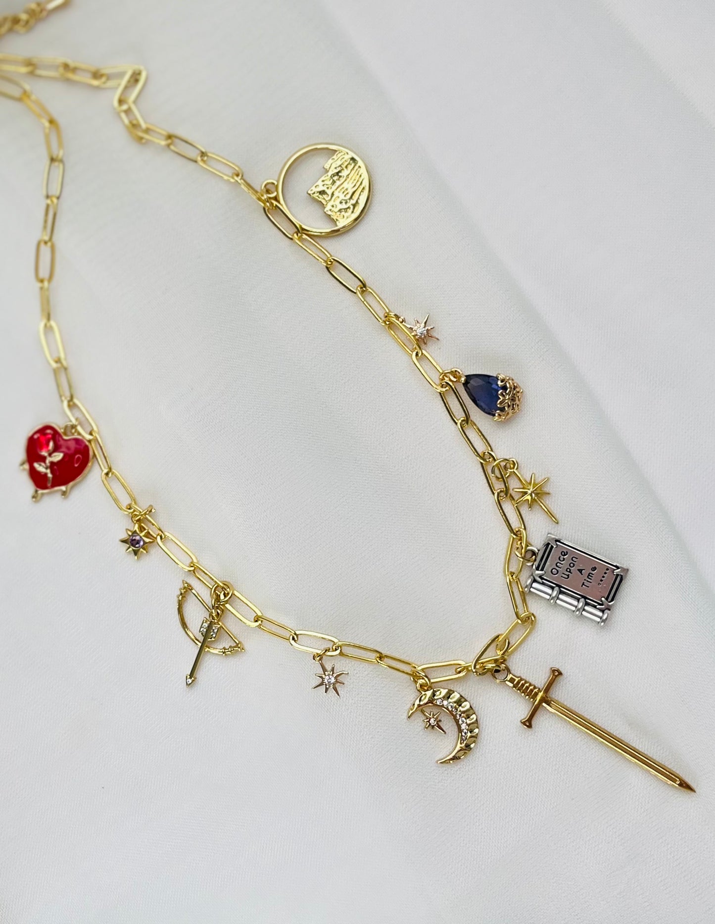 A Court of Thorns And Roses Necklace