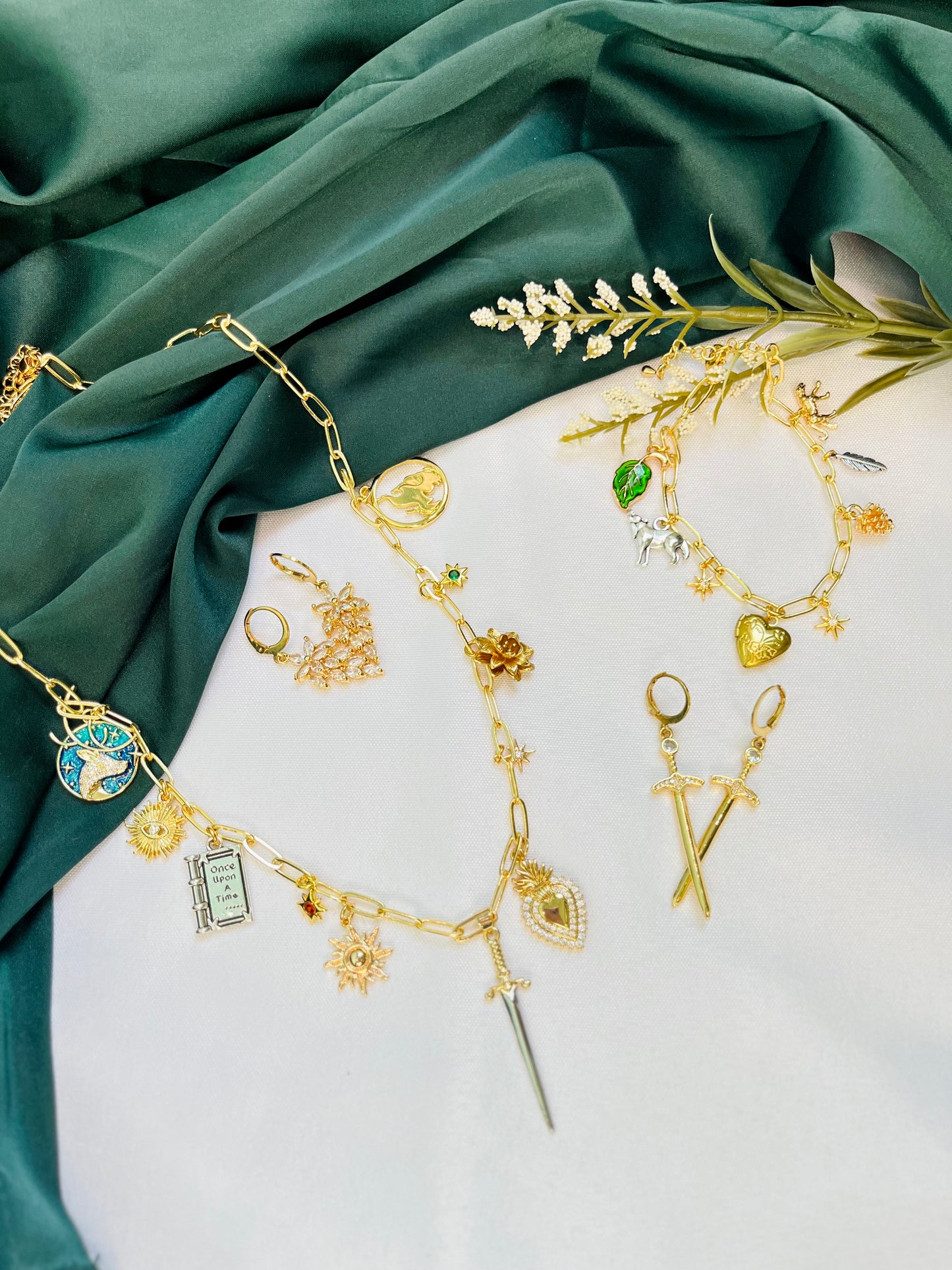 Throne of Glass Necklace