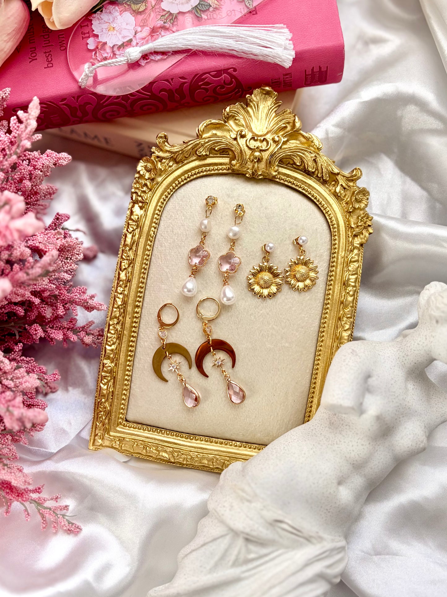 Romantasy Lovers Earrings